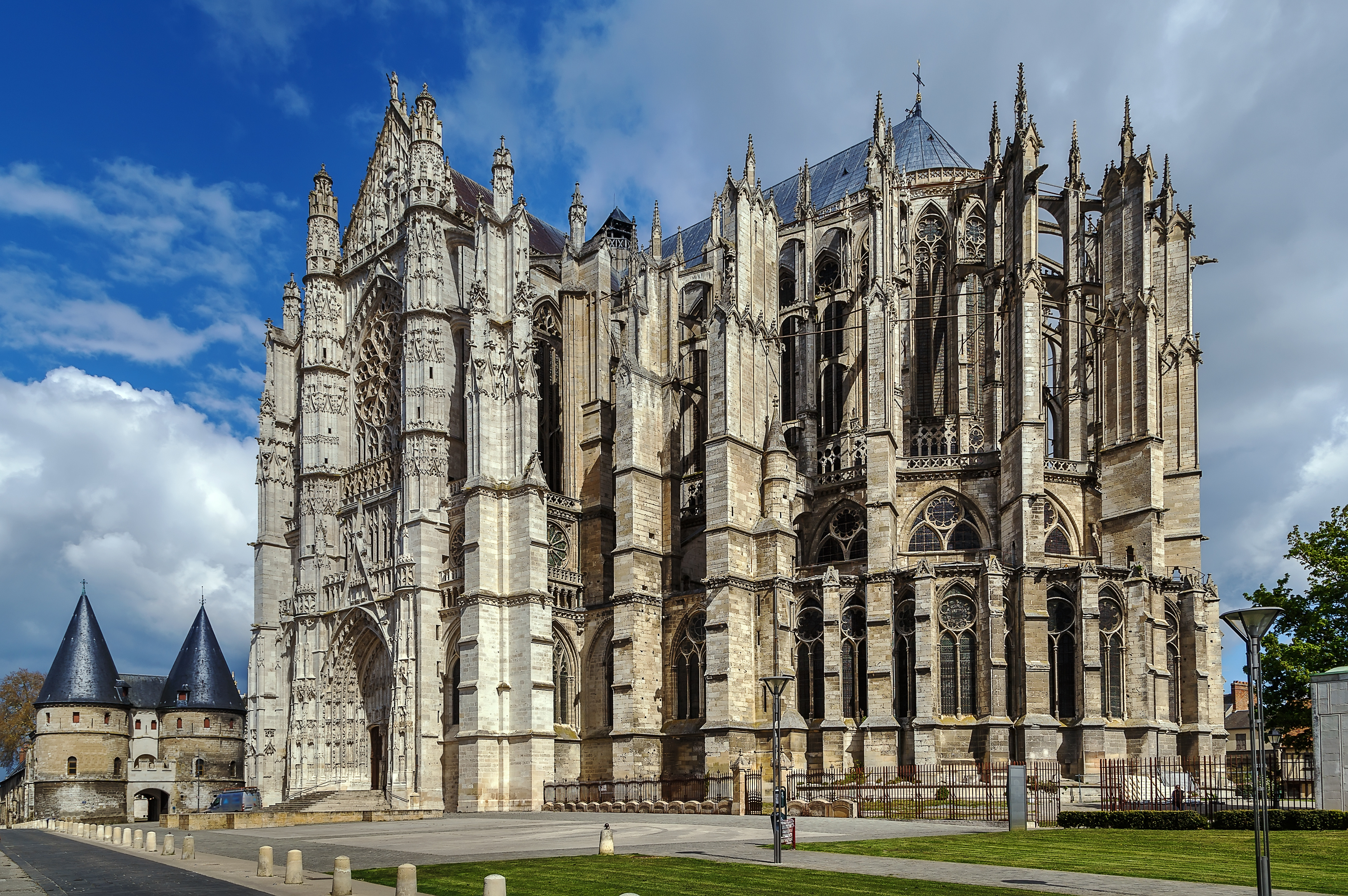 Cathédrale de Beauvais : deux tapisseries d'exception pour célébrer ses 800 ans