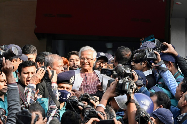 Muhammad Yunus, prix Nobel, reconnu coupable dans une affaire de droit du travail au Bangladesh