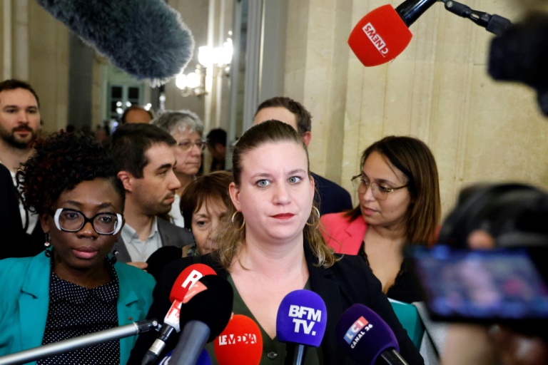 Remaniement: Borne, Denormandie, Lecornu... Macron retourne le Rubik's cube de Matignon