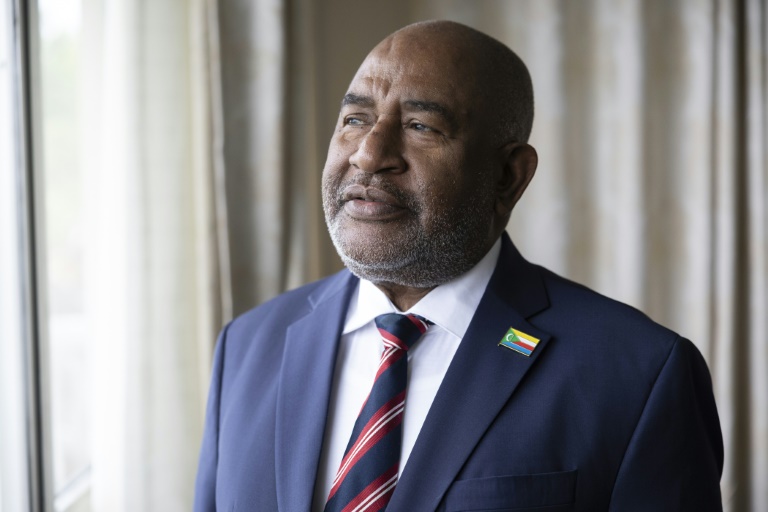 Comores: Azali Assoumani, d'ex-putschiste à président réélu au premier tour