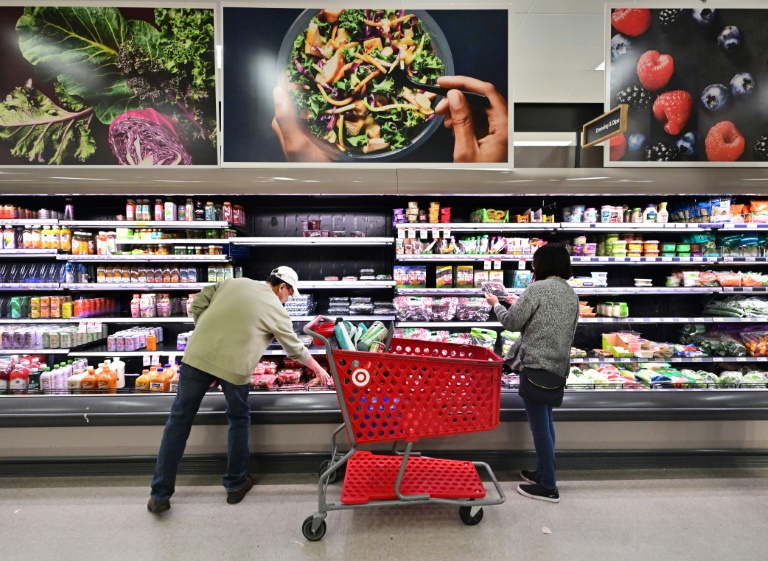 La croissance des États-Unis a défié les pronostics en 2023, Biden jubile