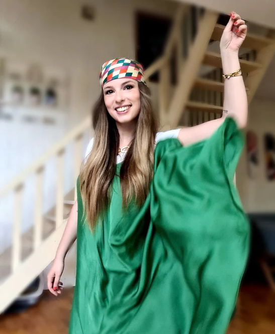 Bonjour L’artiste transforme les dessins des bambins en œuvres d’art