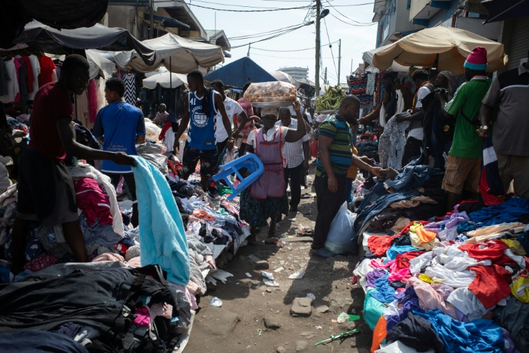 Le Ghana asphyxié par les déchets textiles