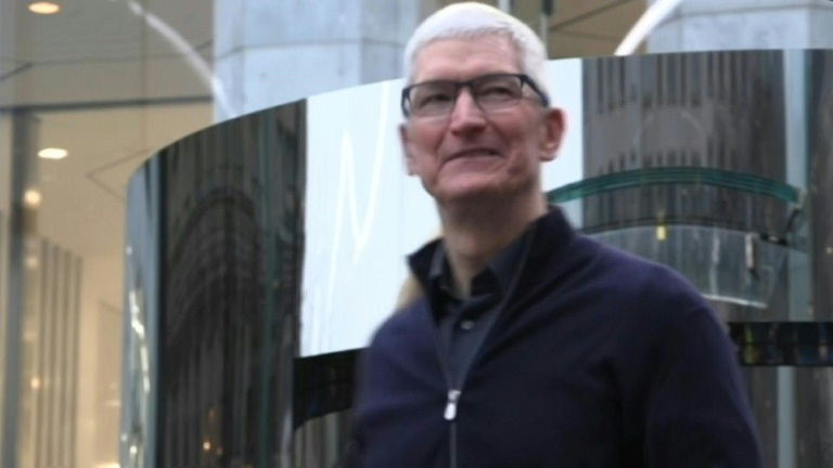 Le casque de réalité virtuelle d'Apple à 3.500 dollars arrive dans les magasins américains