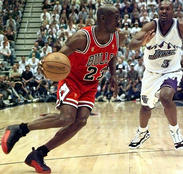 Nouveau record pour Michael Jordan: six baskets vendues 8 millions de dollars