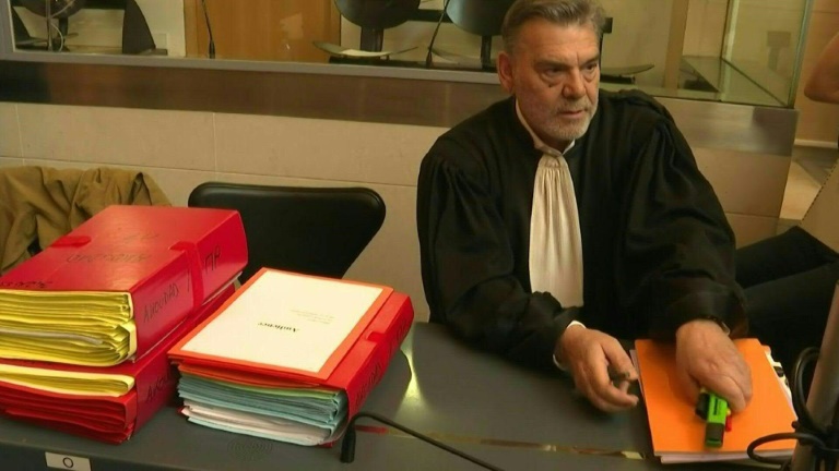 A son procès, le suspect du meurtre du policier Eric Masson continue de nier