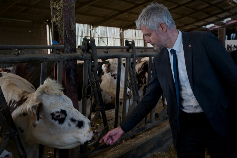 Wauquiez bat la campagne française à l'écoute des agriculteurs