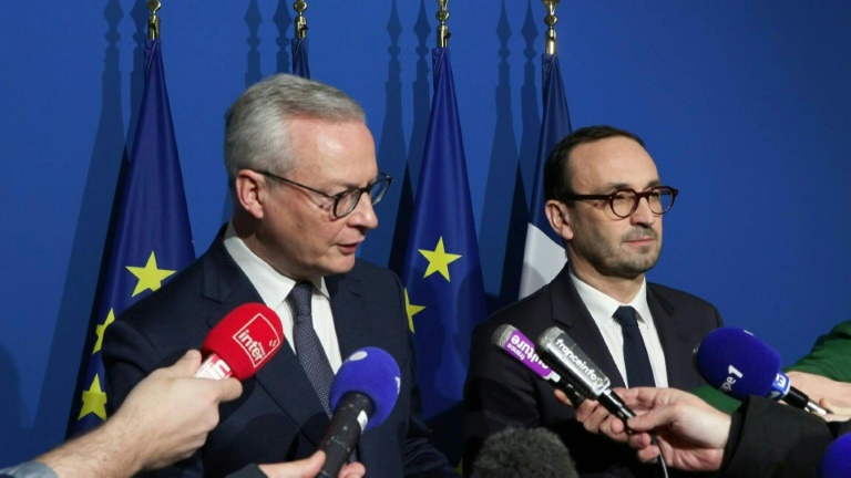 Pour redresser ses finances, la France se résout à un nouveau serrage de vis