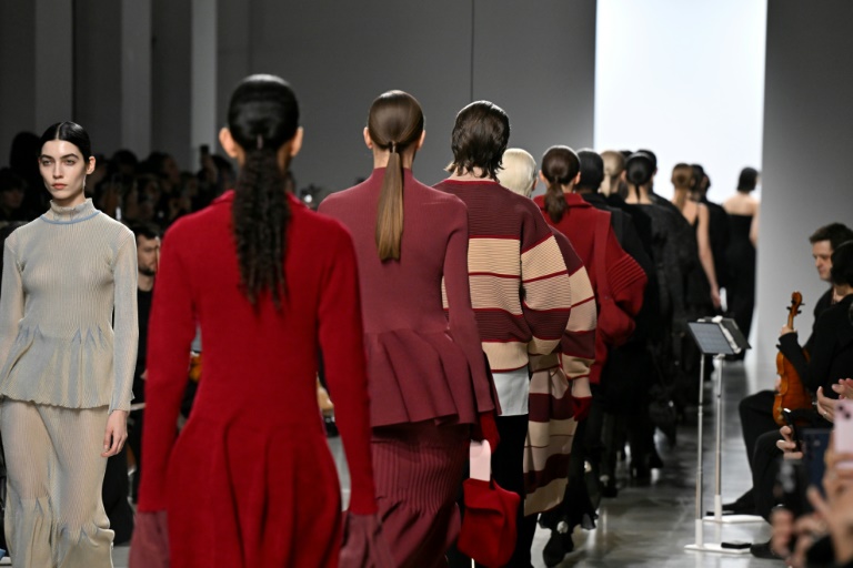 Lancement de la Fashion week parisienne avec Wintour, Dati, Hidalgo