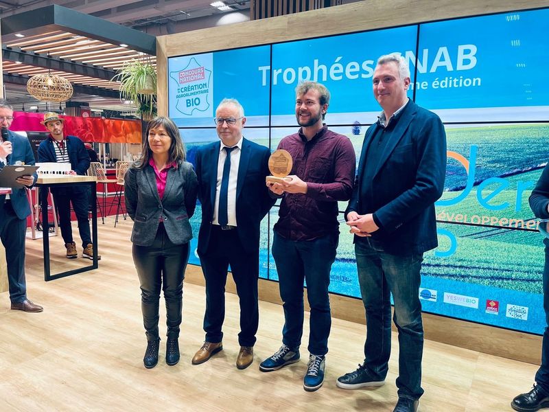 Etika Spirulina remporte le Concours national de la création agroalimentaire biologique