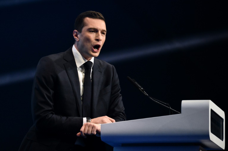 Européennes: Bardella lance sa campagne en ciblant Macron, 