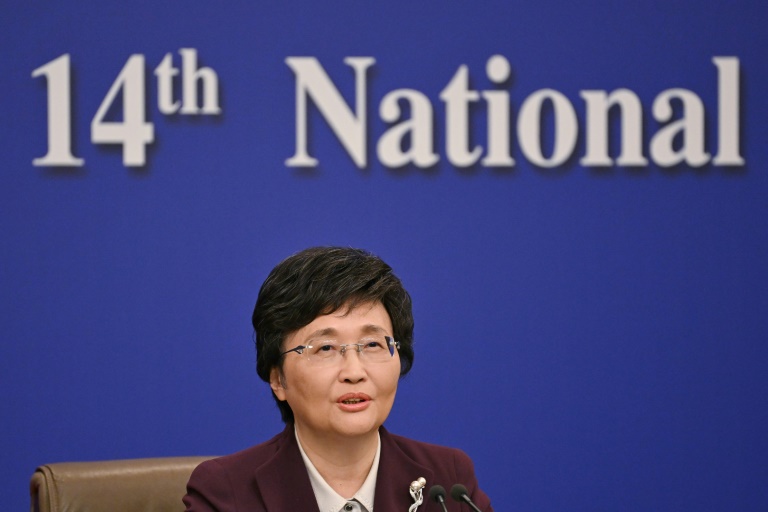 Pékin admet devoir faire plus pour l'emploi et le secteur immobilier