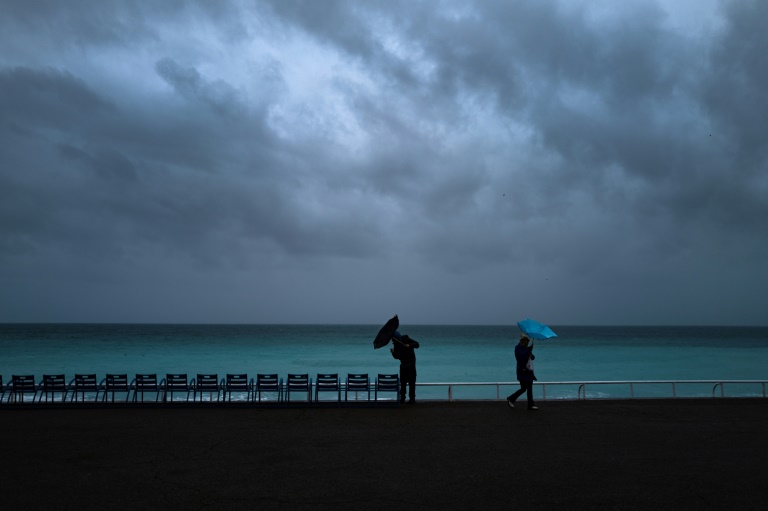 Intempéries dans le Sud-Est: un automobiliste toujours porté disparu