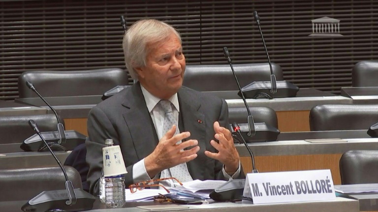 Avortement: pour Vincent Bolloré, deux 