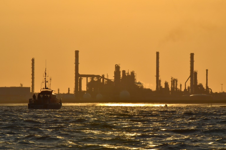 Pétrole: l'avenir des raffineries françaises en question