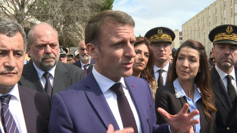 Macron promet à Marseille des opérations anti-drogue 