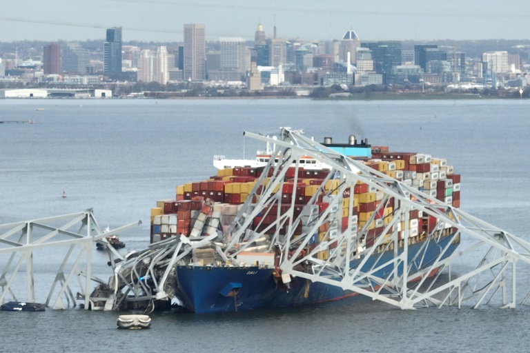 L'important port de Baltimore bloqué après l'effondrement d'un pont