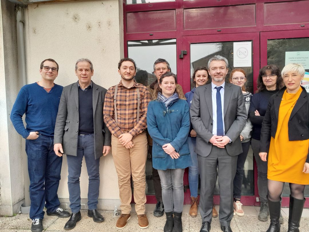 Pierre-Yves Argat visite le CSAPA de Commercy accompagné de représentants locaux