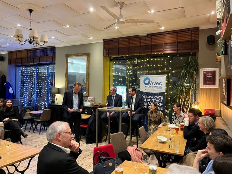 La mise en examen, peut-on être reçu avec mention ? 