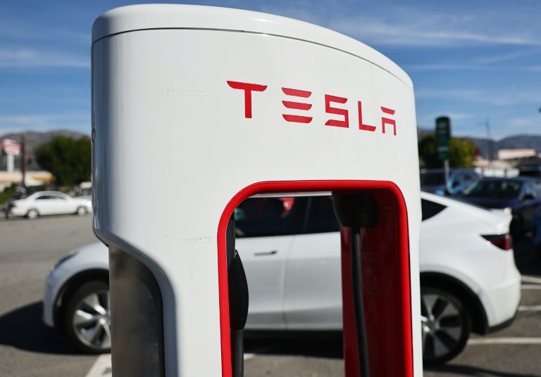Tesla: livraisons et production déçoivent au premier trimestre, l'action en pâtit