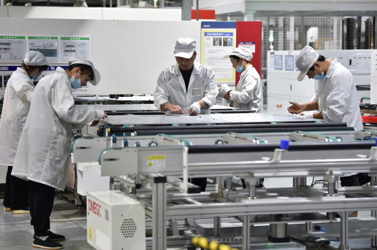 Solaire: l'UE ouvre des enquêtes antisubventions visant des groupes chinois