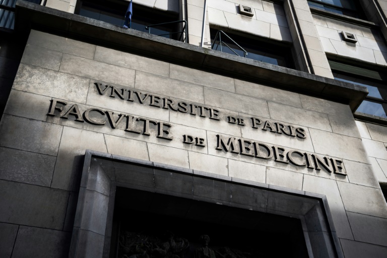 Plus d'étudiants en médecine ? Les doutes de la communauté universitaire