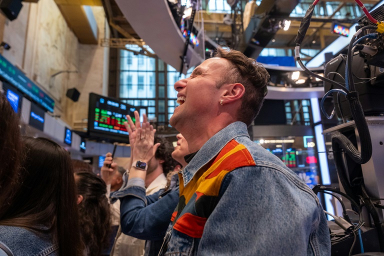 Wall Street ouvre en baisse, la saison des résultats commence