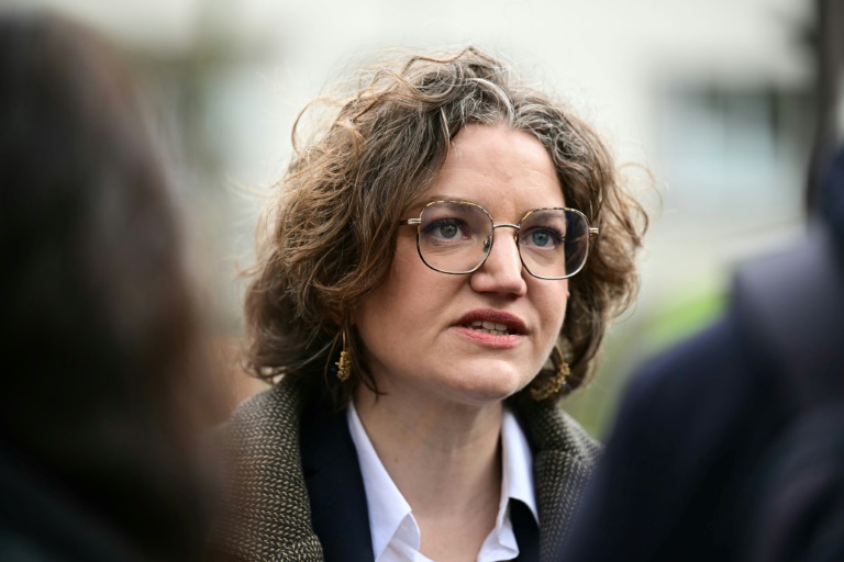 Européennes: à Paris, Marie Toussaint appelle au 