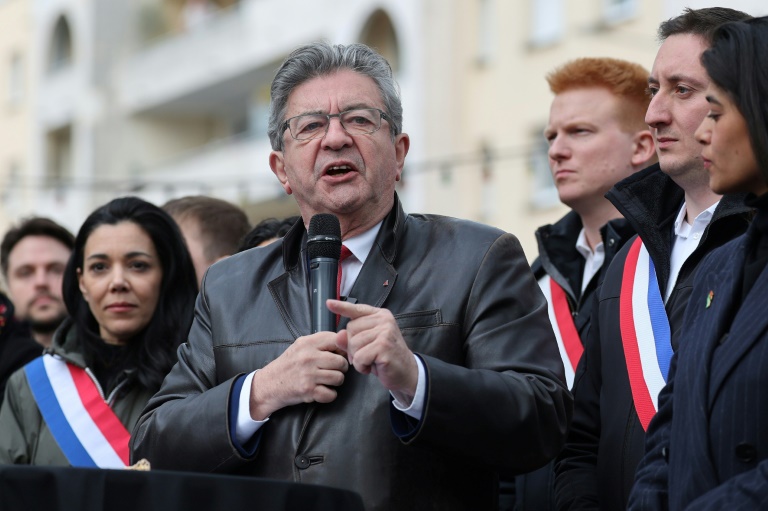 Conférence interdite à Lille: Mélenchon fustige 