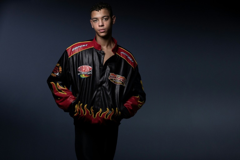 Guillaume Diop, premier danseur étoile noir à l'Opéra de Paris, ravi que son parcours montre que 