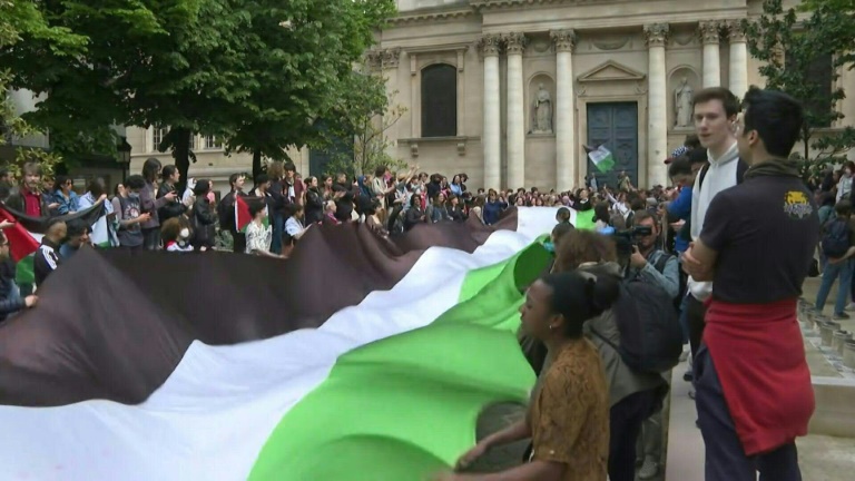 Sorbonne: les militants pro-palestiniens dispersés par la police