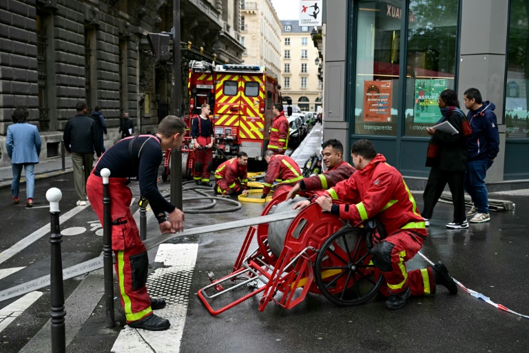 Quatre morts dans deux incendies dans des immeubles à Paris