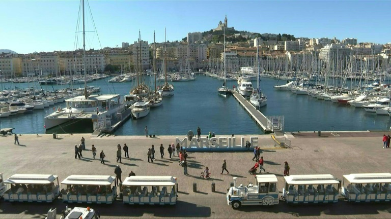 La flamme olympique rappelle les racines grecques de Marseille