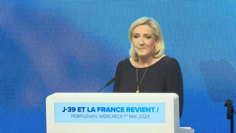 Européennes: Le Pen appelle à 