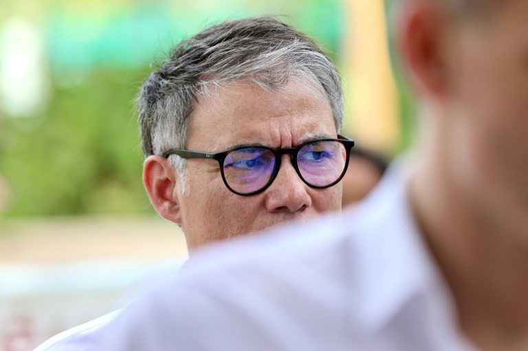 Pour le patron du PS, Mélenchon 