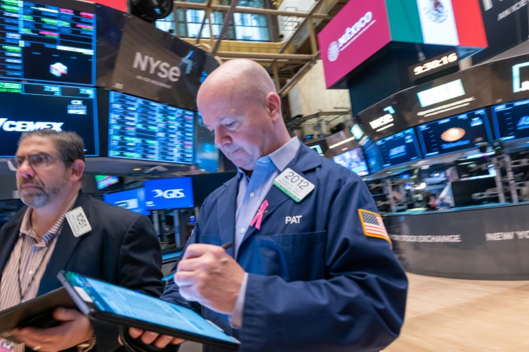 Wall Street ouvre en baisse, la consolidation continue, faute de conviction