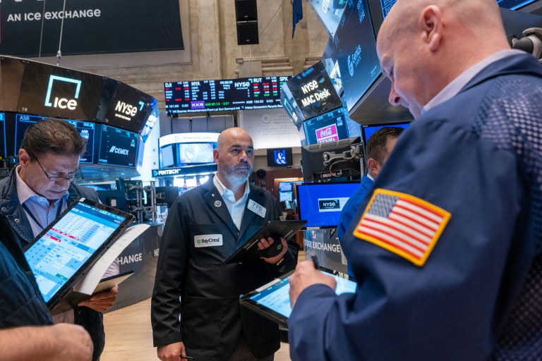 Wall Street finit en ordre dispersé, seul le Dow Jones brille