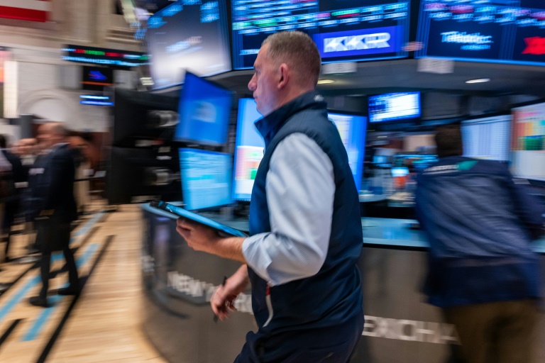 Wall Street en légère hausse, l'inspiration manque
