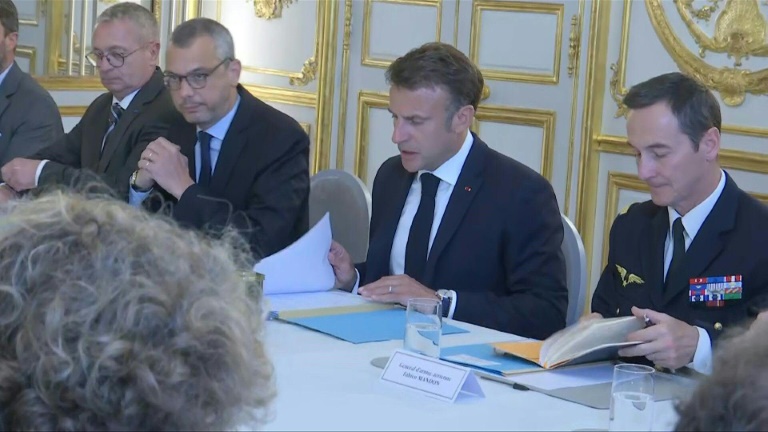 Nouvelle-Calédonie: Macron constate 