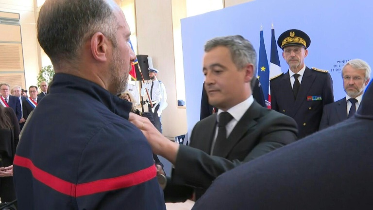 Synagogue incendiée à Rouen: Darmanin salue les 