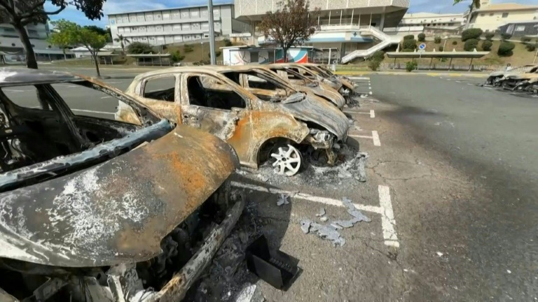 Nouvelle-Calédonie: TikTok réautorisé, les touristes continuent de repartir