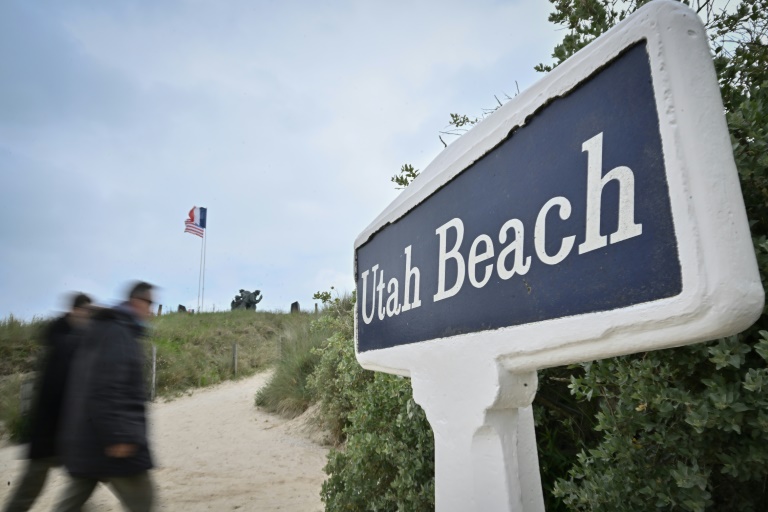 Normandie: plusieurs centaines de personnes réunies à la marche pour la paix à Utah Beach
