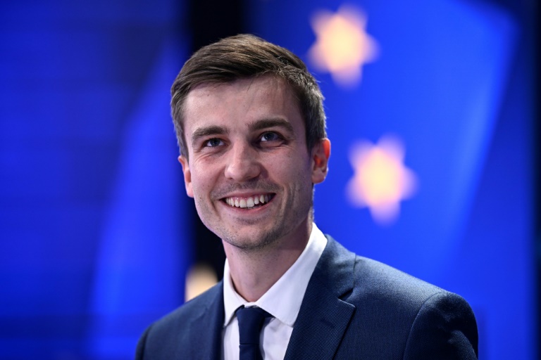 Elections européennes: dernier meeting pour Deffontaines (PCF), qui vise le seuil 