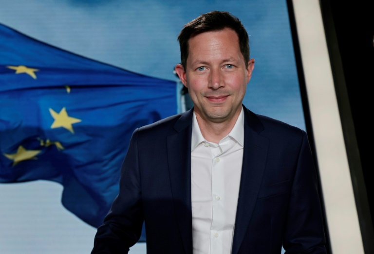 Européennes: Bellamy moque la 