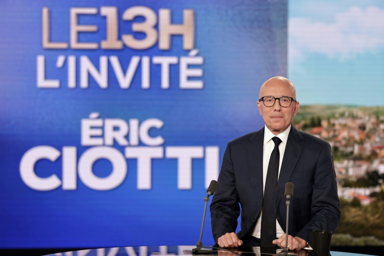 Législatives: la droite explose après l'annonce par Ciotti d'une alliance avec le RN