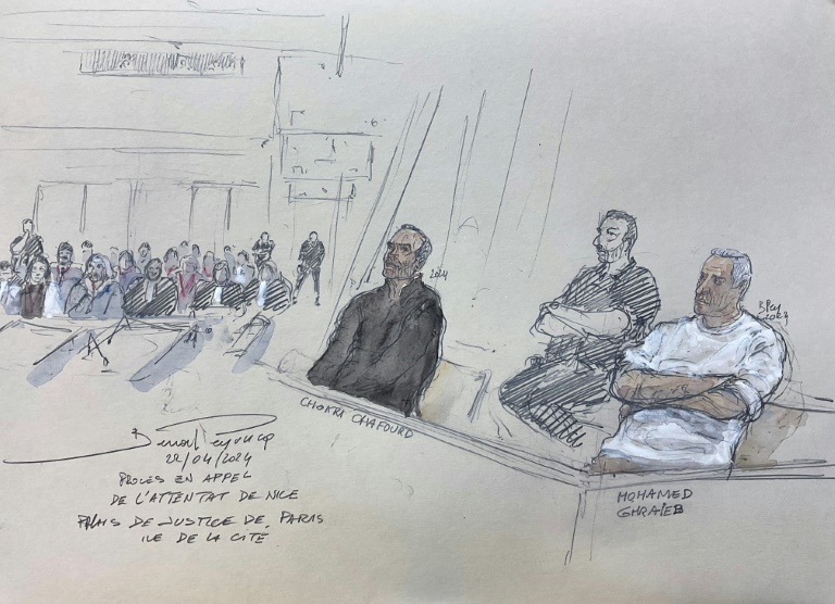 Attentat de Nice: 18 ans de prison pour les deux accusés