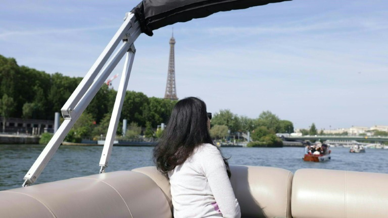 JO-2024: des bateaux-taxis sur la Seine entre le Louvre et la tour Eiffel