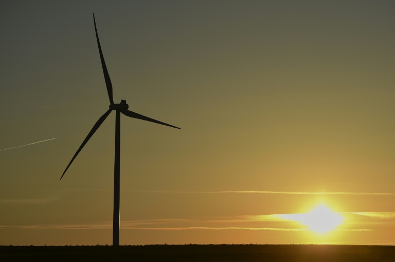 Énergie: la gauche veut baisser les factures et pousser les renouvelables françaises, sans se prononcer sur le nucléaire