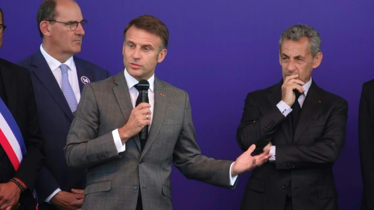 Juste à temps pour les JO, Macron inaugure le premier supermétro de la région parisienne