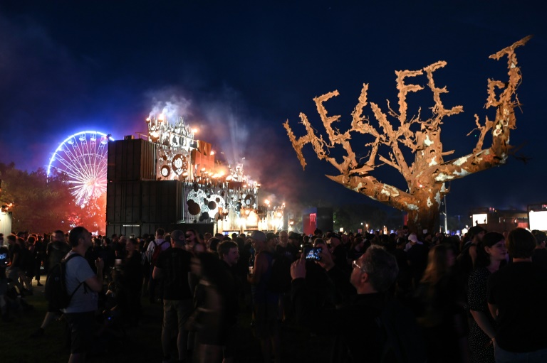 Au Hellfest, avant les élections, metal et politique s'entremêlent